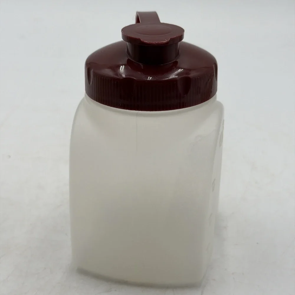 Rubbermaid Servin Saver 1 Pint Juice Bottle Drink Containers 16 oz Red Lid